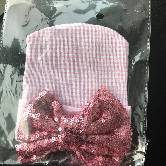 Newborn hat brand new 2 hats included - Picture 3 of 5